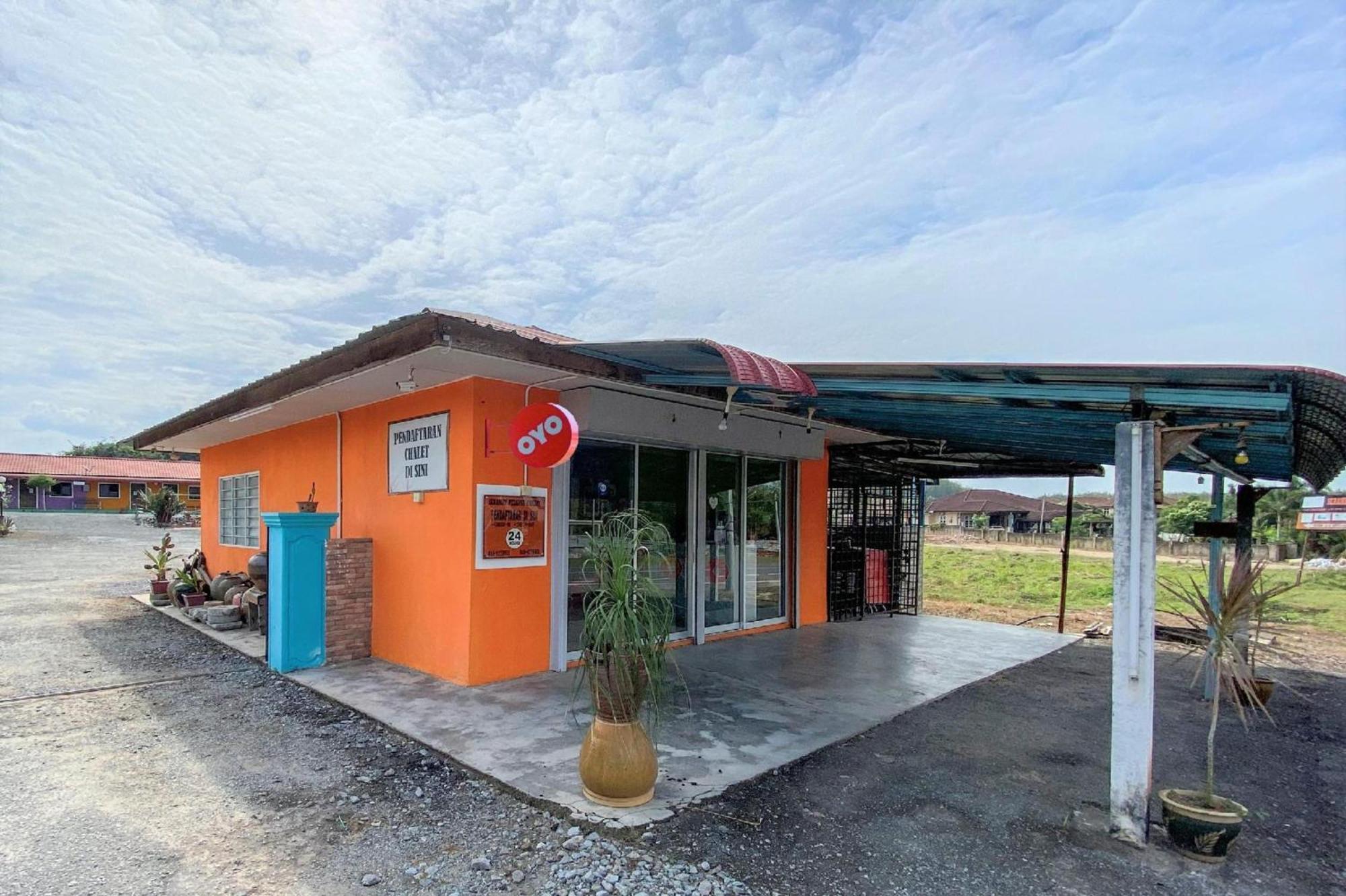 Capital O 90168 Serambi Pelangi Chalet Changlun Buitenkant foto